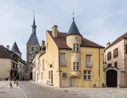 Maison des Sires de Domecy